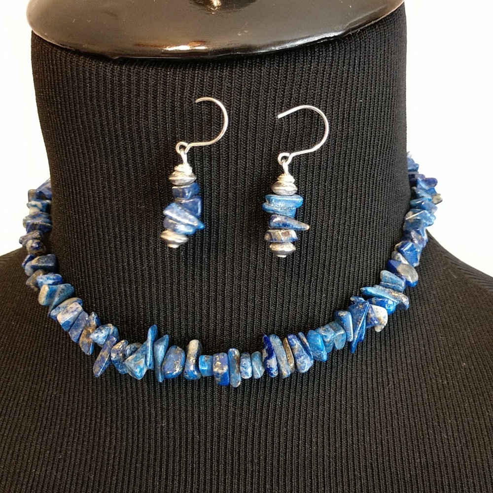 ❤️3/$15 Beautiful Lapis Lazuli Choker Necklace & Earrings
